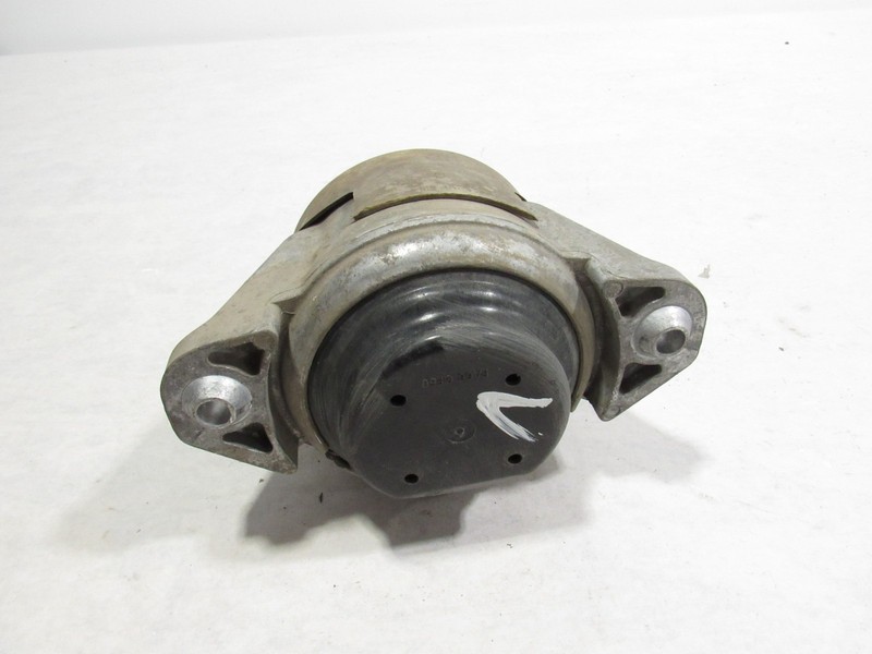 18-20 Mercedes S560 W222 2019 4.0L Right Engine Motor Mount Bracket Support |:O