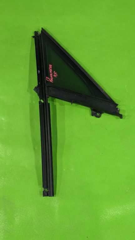 10-16 PANAMERA PASSENGER RIGHT FRONT VENT GLASS OEM 4557-185