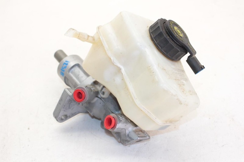 08-13 BMW M3 4.0L Brake Master Cylinder 0335088654