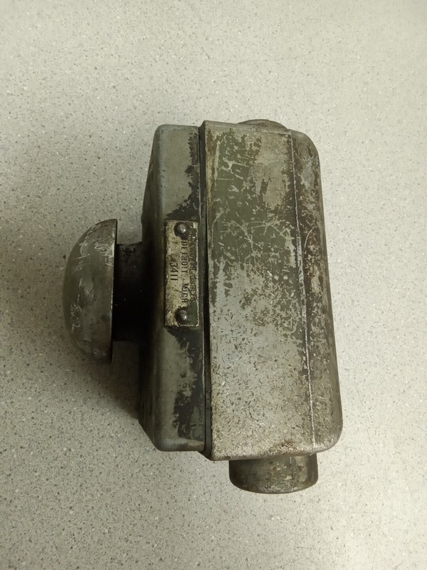 Mackworth G. Rees 3411 Chrome Mushroom Plunger Pushbutton
