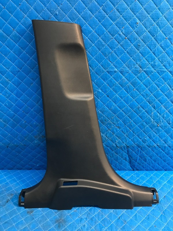 2022-24 HYUNDAI SANTA CRUZ LEFT SIDE B PILLAR LOWER TRIM COVER PANEL 85835-CW000