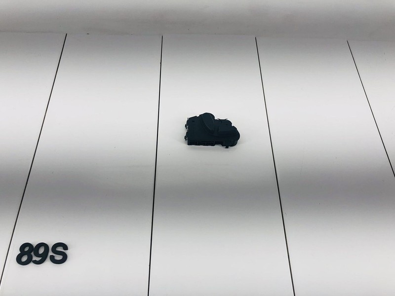 18-22 FORD ECOSPORT FRONT LEFT DRIVER SIDE POWER SEAT SWITCH BUTTON OEM