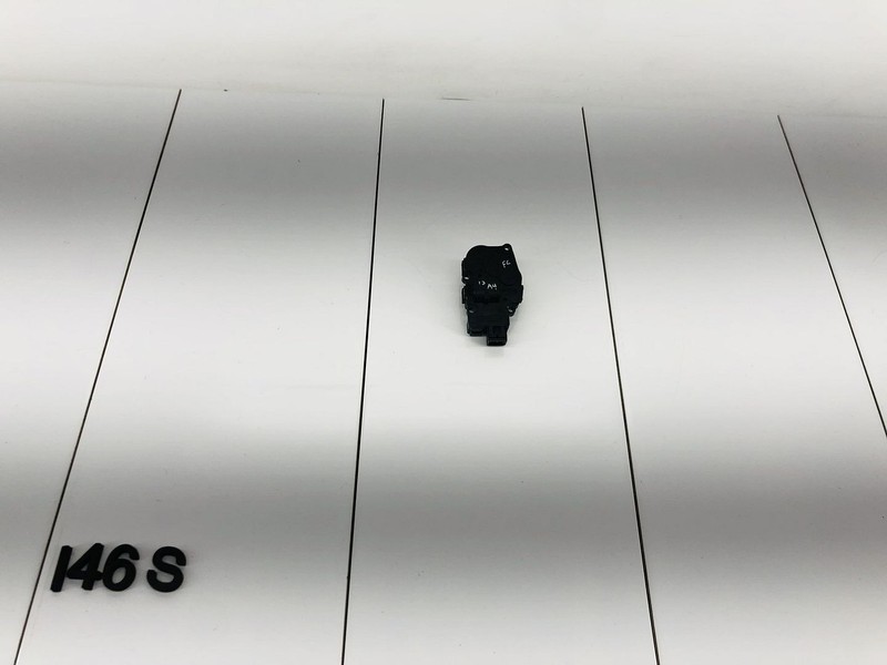 09-16 AUDI A4 QUATTRO CENTER DASHBOARD HVAC AIR VENT FLAP DOOR ACTUATOR OEM