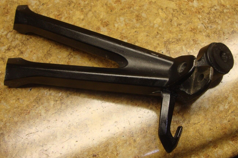 2012 Suzuki GSX-R750 GSXR 750 GSXR750 Right Rear Foot Peg Passenger Pedal Mount