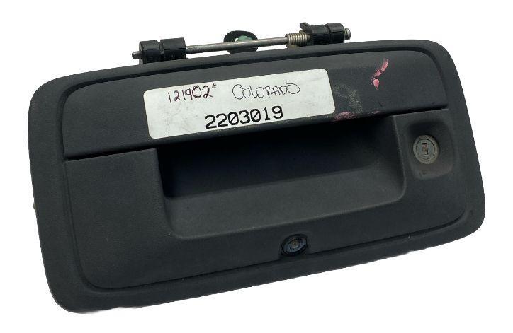 Chevy Colorado door handle 15 22 outside litgate w/rear view camera OEM 84376533