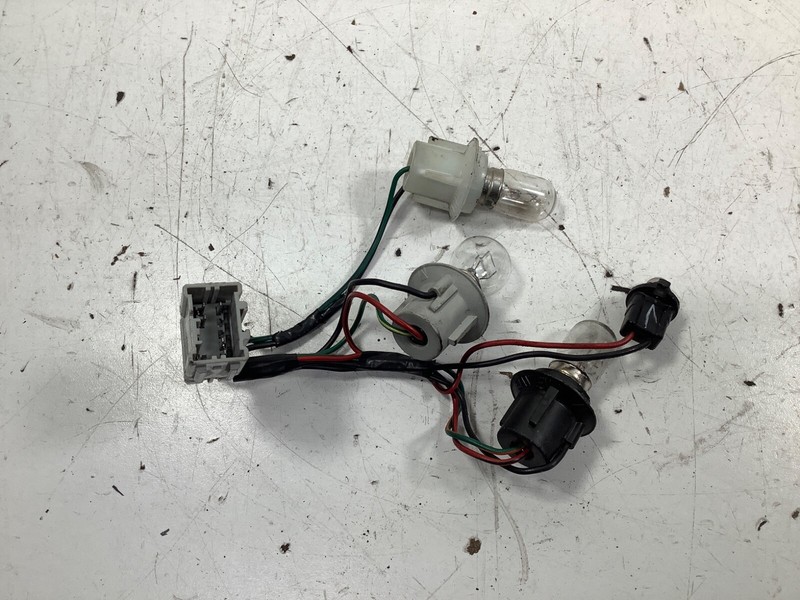 97-99 Acura CL Rear Passenger Side Socket & Wire Tail Light 33505-SY8-A01 OEM
