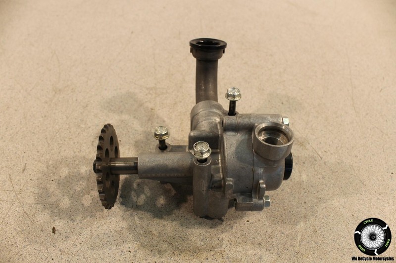 1985 Honda Magna 700 VF700C ENGINE MOTOR OIL PUMP VF 85