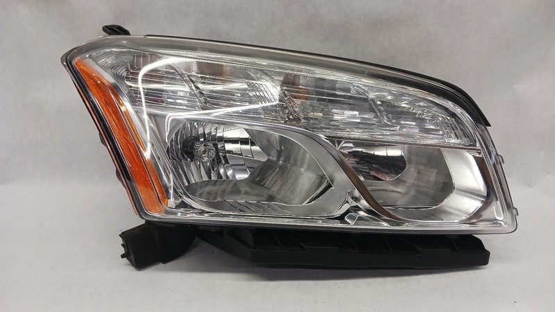 13-'16 CHEVROLET TRAX Right passenger headlight OEM Grade B