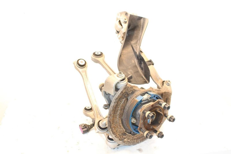 12-13 Porsche 911 Carrera 3.8L Passenger Right Rear Suspension Assembly