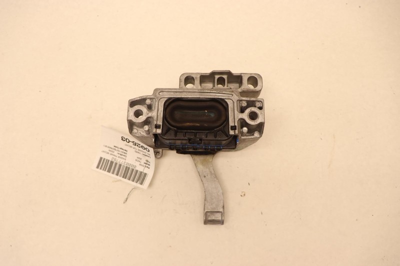 2022-2024 VOLKSWAGEN TAOS 1.5L RIGHT SIDE ENGINE MOTOR MOUNT SUPPORT BRACKET OEM