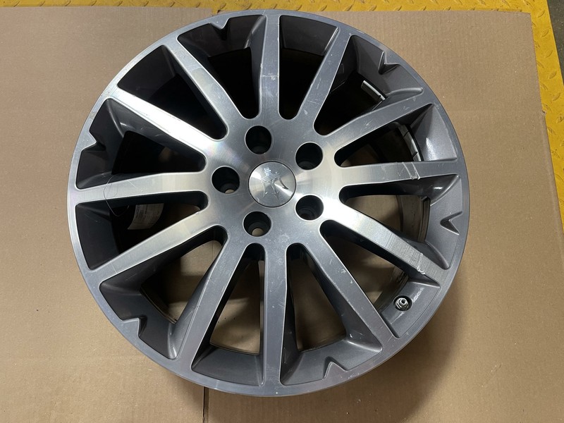 14-17 MASERATI GHIBLI 18" RIM FRONT WHEEL 18X7.5 5X114.3 OEM