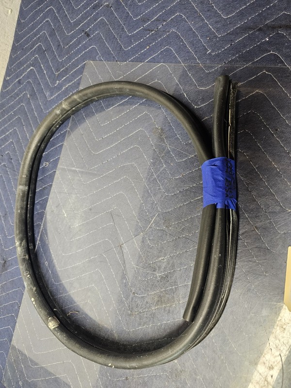 1992-14 Ford Van E150 Passenger Right Rear Side Window Door Seal