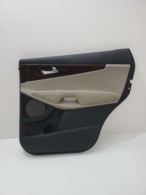 Right Rear Door Trim Panel 83302-C6000 2017 Kia Sorento LX 2016 2018