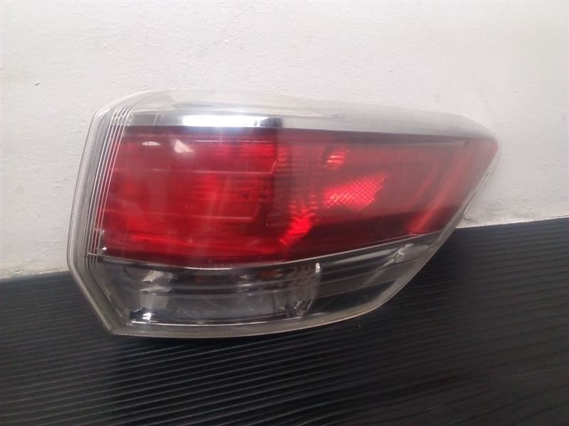 14-16 Toyota Highlander Right Passenger Quarter Tail Light Lamp OEM 81550-0E100