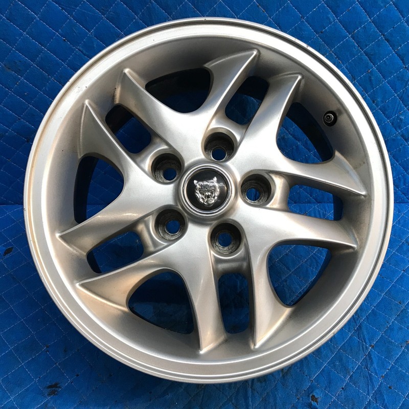 98-99 Jaguar XJ8 Wheel 16x7 Alloy With Exposed Lug Nuts 5-twin Spokes