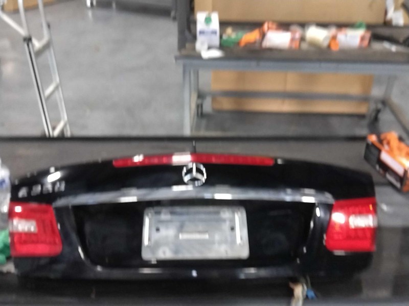 2012 Mercedes-Benz E-Class Deck Lid Trunk Lid OEM 2077501475 Used