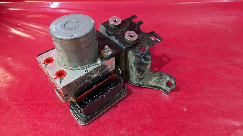 2022-2024 Mitsubishi Outlander Hydraulic ABS Pump w/ ADAPTIVE CRUISE - 26k