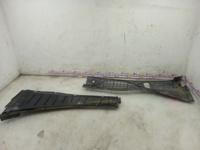 90 LEXUS LS400 COWL VENT PANEL