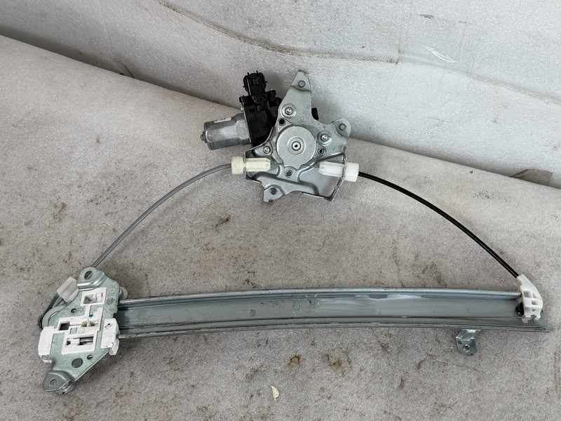 2019-2025 Nissan Altima Front Right Window Regulator Motor OEM #025
