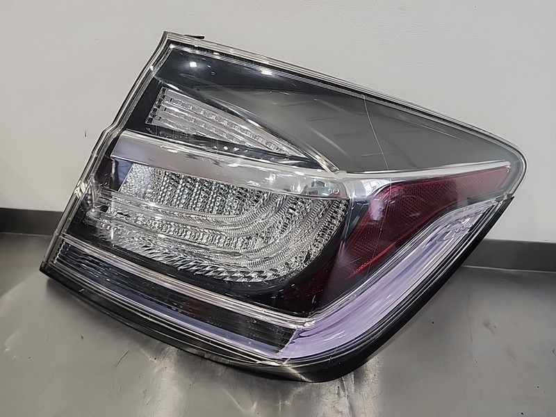 13 Thru 2015 HONDA CIVIC RIGHT OUTER SEDAN HYBRID OEM RH TAILLIGHT PASSENGER
