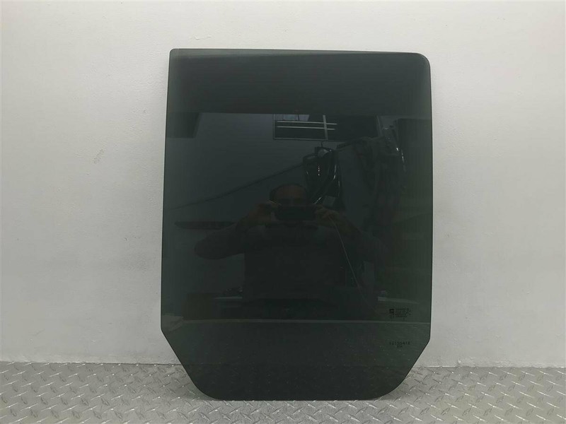 02 03 04 05 06 07 08 09 ENVOY TRAILBLAZER PASSENGER REAR DOOR GLASS OEM 15135367