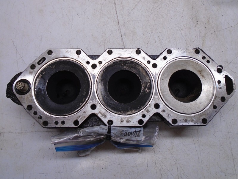 CG3 OMC JOHNSON EVINRUDE 150HP OUTBOARD STBD CYLINDER HEAD 0439563 346453 338632
