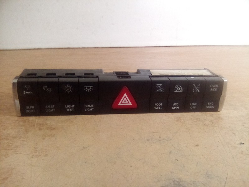 Freightliner Cascadia A06-90731-001 Primary Switch Dash Panel "READ DESCRIPTION"