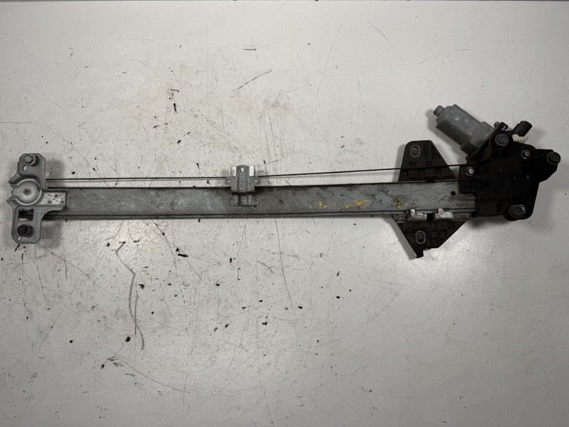 09-015 Honda Pilot Left Front Door Power Window Regulator 72250-SZA-A02 OEM