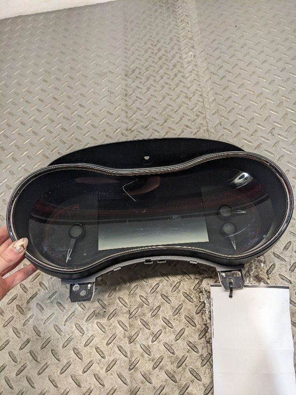 Speedometer Cluster 140 MPH Black Chrome Bezel Fits 18 DURANGO 1162030