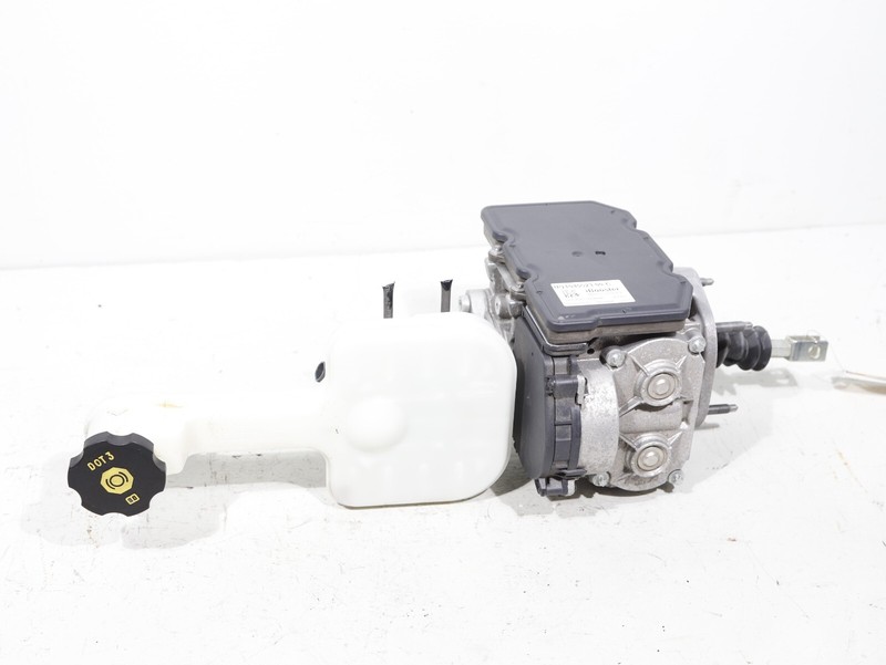 2016-2020 OEM TESLA MODEL X BRAKE MASTER CYLINDER & IBOOSTER RESERVOIR 84K