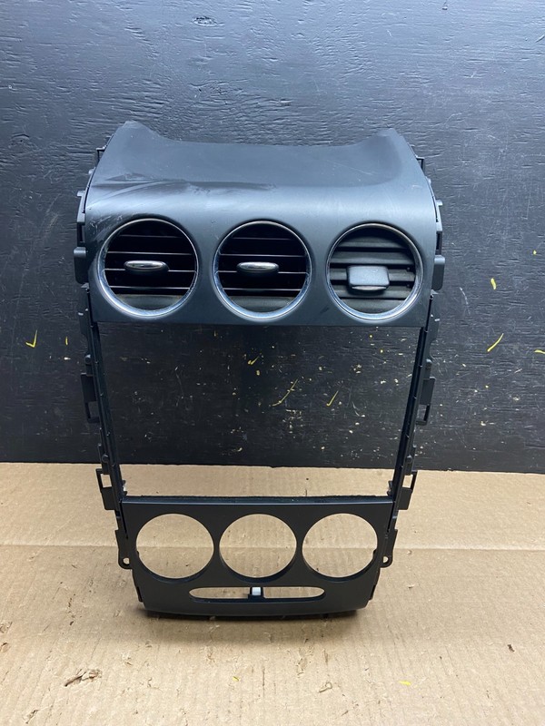 2010 2011 2012 Mazda CX-7 Center Dash Radio Bezel Trim OEM v1393 DG