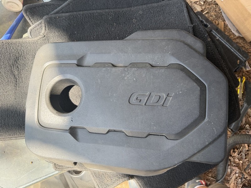 2015-2018 KIA SORENTO ENGINE COVER 29240-2GGA1 OEM
