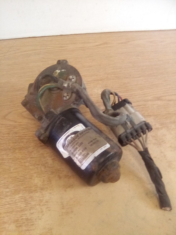 Volvo VNL E-008-120, E-005-619 Wiper Motor