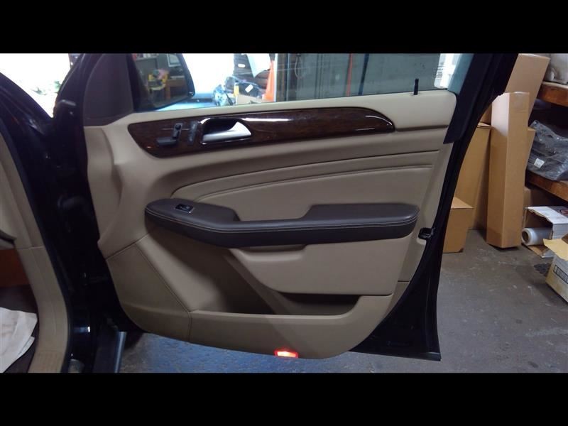 2014 ML350 Passenger Right Front Door Trim Panel 1166001