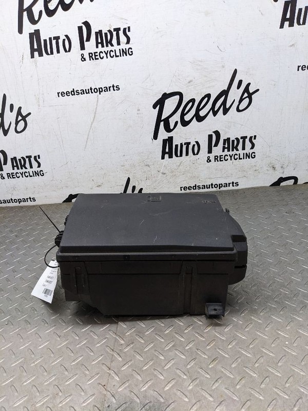 Fuse Box Engine VIN 3 8th Digit Opt Lfx Fits 12-15 CAMARO 1192224