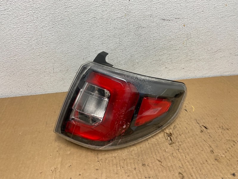 2013 to 2016 GMC Acadia Right Passenger RH Side Tail Light AD2487 DW
