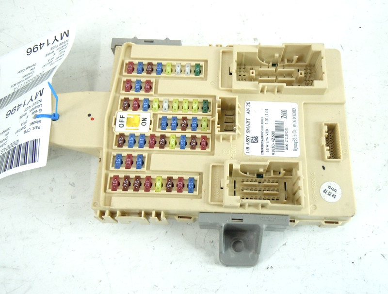 2018 18 Hyundai Santa Fe Sport Interior Cabin Relay Fuse Box OEM 91950-4Z600