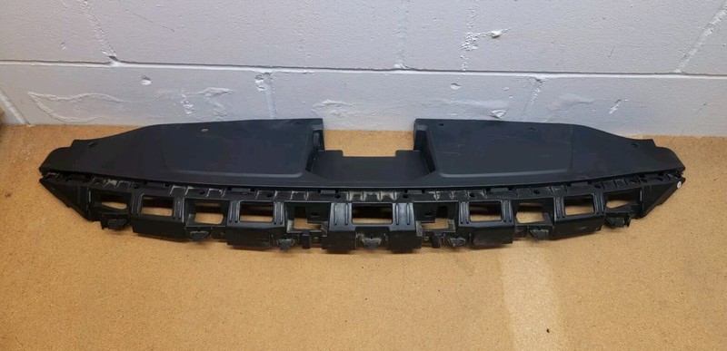 2017 2018 HYUNDAI Elantra Front Bumper Grille Closure Panel OEM