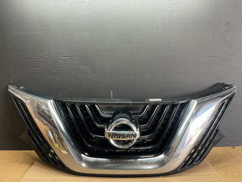 2015 to 2018 Nissan Murano Front Upper Front Camera Grill Grille OEM AB7597 DG
