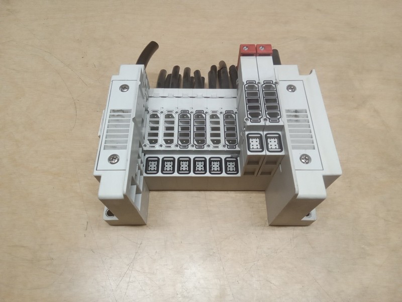 SMC SS5Y31-E4R056 Manifold Block W/ 2 Space Assembly