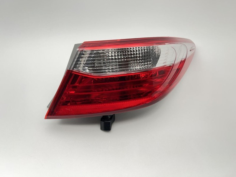 2015-2017 TOYOTA CAMRY RIGHT TAILLIGHT QUARTER MOUNTED 2.5L AT FWD -SE- 50204