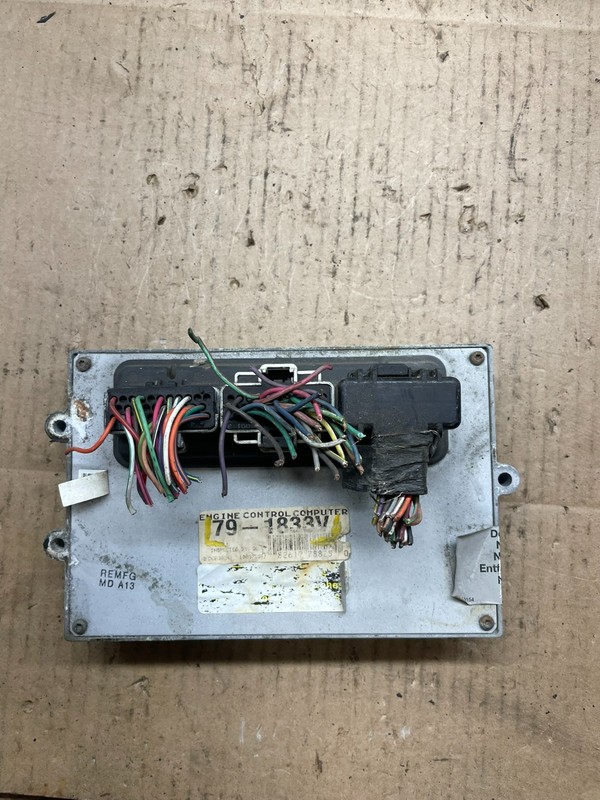 2002 Grand Cherokee 4.0L 79-1833V Engine Control Module ECM 56041833AE R1945