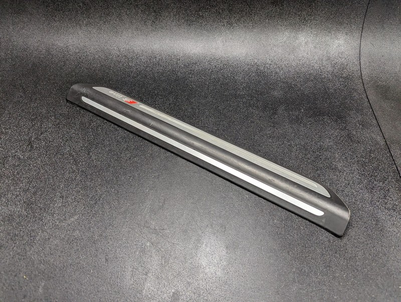 Front Left Door Sill Scuff Plate 2018 Audi Q3 8U0853373C 2015 2016 2017