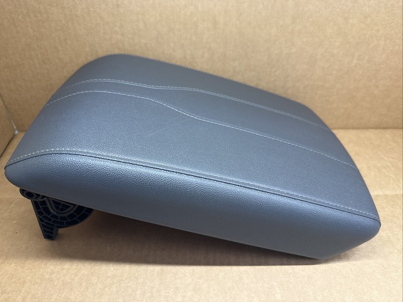 2018-2021 Chevrolet Traverse Center Console Black Leather Armrest Lid OEM