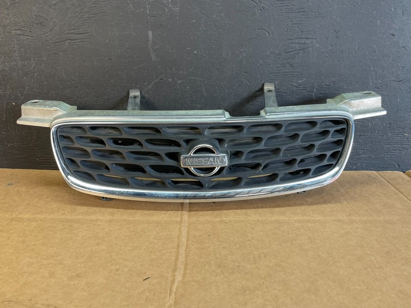2000to 2003 Nissan Sentra Front Upper Grill Grille OEM AE0824 DG