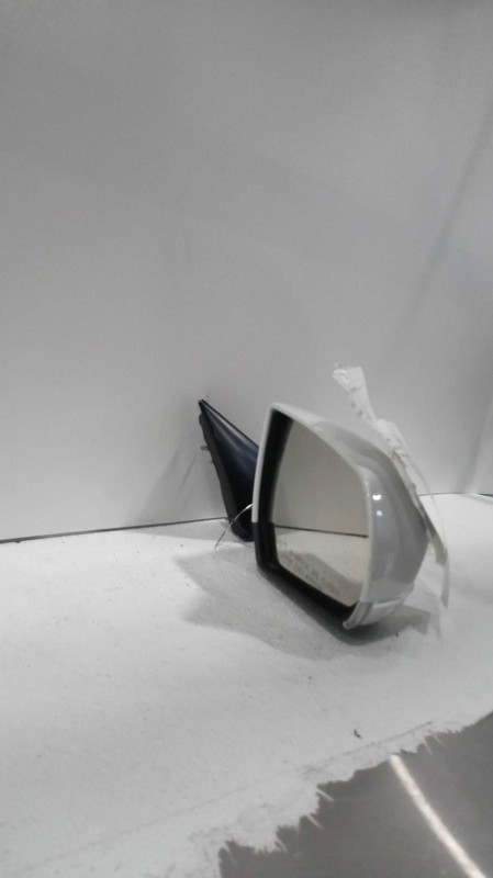 2015 Cadillac ATS Right Door Mirror Assembly White OEM 234930 Scratches
