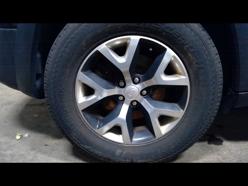 Rim Wheel 17x7-1/2 Polished Face With Painted Pockets Fits 14-18 CHEROKEE 154777