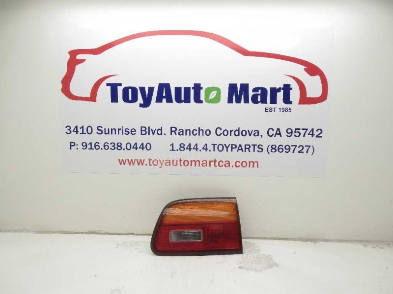 98-00 TOYOTA SIENNA PASSENGER SIDE REAR RIGHT TAIL LIGHT ASSEMBLY