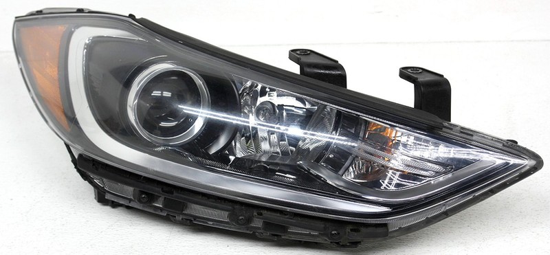OEM Right Passenger Side Halogen Headlamp For Hyundai Elantra Sedan Tab Missing