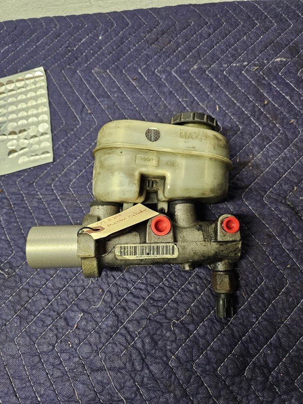 Brake Master Cylinder Fits 03-07 FORD E250 VAN